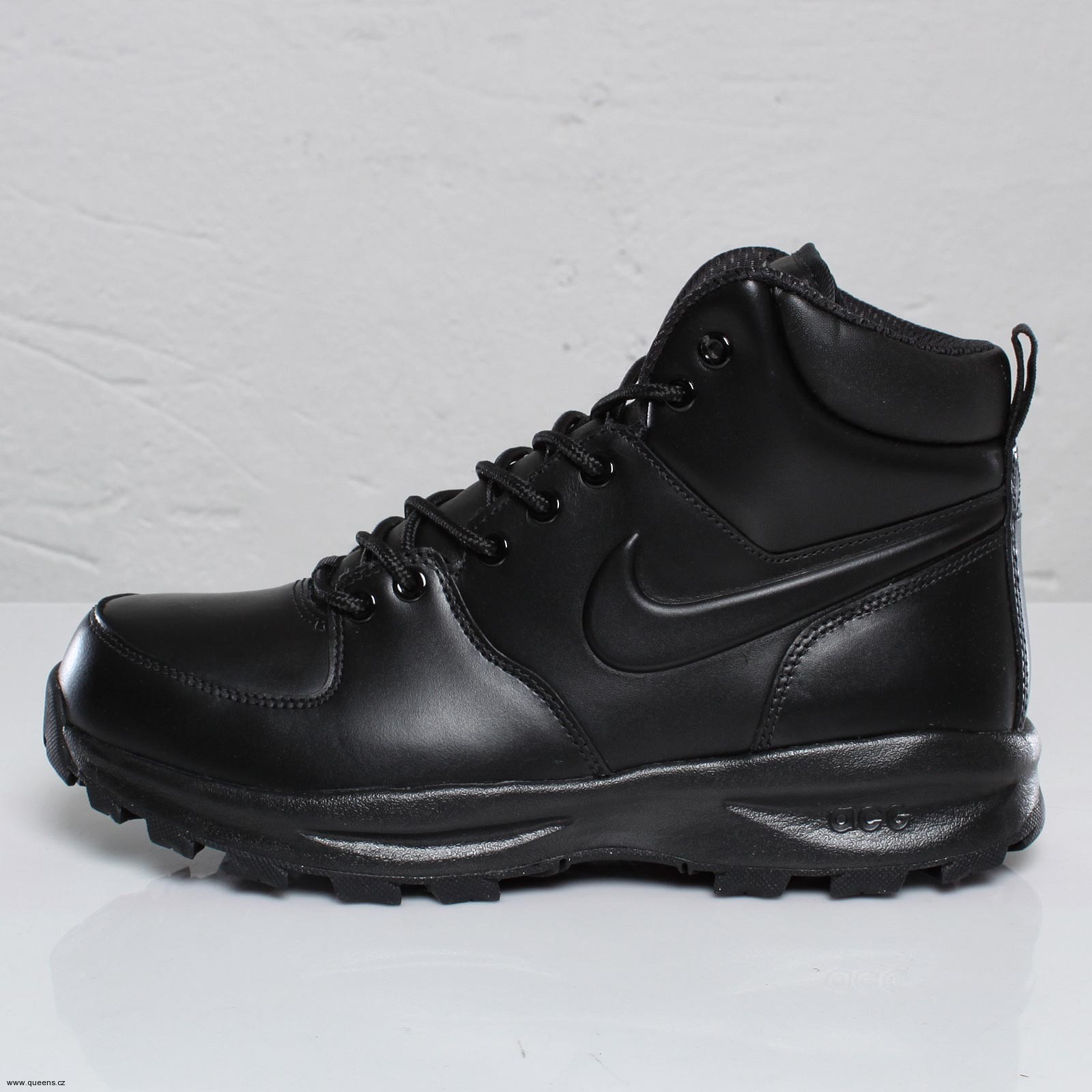 Nike Boots exkluzivně v Queensu / Zima nemá šanci (http://www.stylehunter.cz)