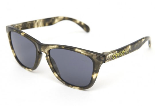 fragment design x Oakley / Kourové sluneční brýle Frogskins (http://www.stylehunter.cz)