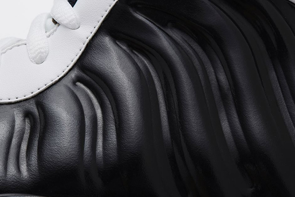 Nike Air Foamposite One Black White / Klasika ve smokingu (http://www.stylehunter.cz)