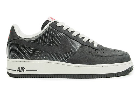 Nike podzim 2010 / Dvojice kotníkových sneakers Air Force One (http://www.stylehunter.cz)