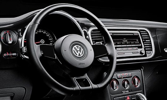 Volkswagen Beetle 2012 / Dravec s usměvavým obličejem (http://www.stylehunter.cz)