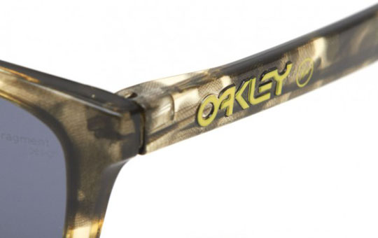 fragment design x Oakley / Kourové sluneční brýle Frogskins (http://www.stylehunter.cz)