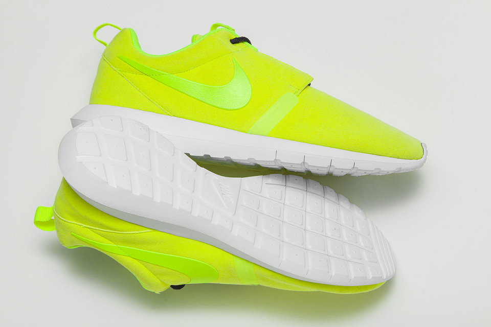 Tenisky Nike Roshe Run Motion Volt