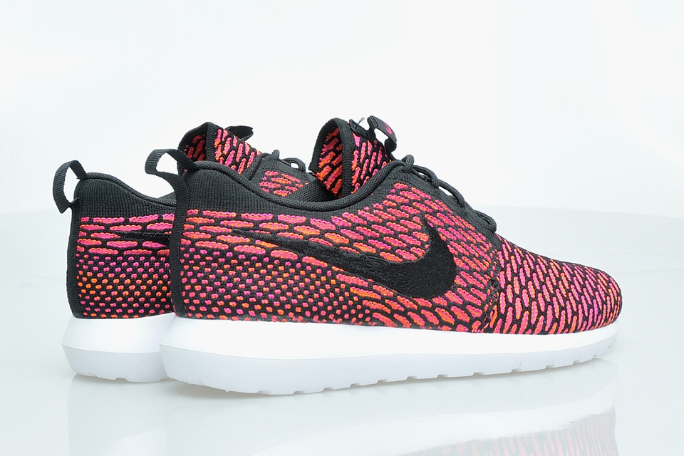 Nike Roshe Run NM Flyknit - Colorway Black/Pink (http://www.stylehunter.cz)